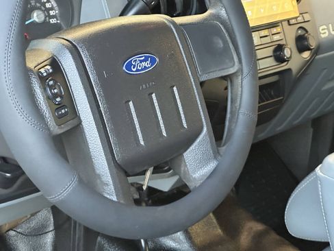 Used 2014 Ford F250 XL w/ Power Equipment Group AWD/4WD image 20