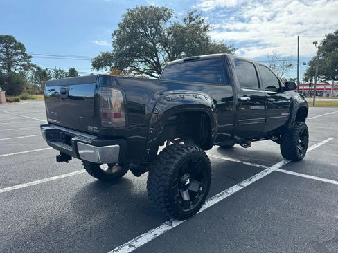 Used 2007 GMC Sierra 2500 SLT w/ Z71 Off-Road Package image 6