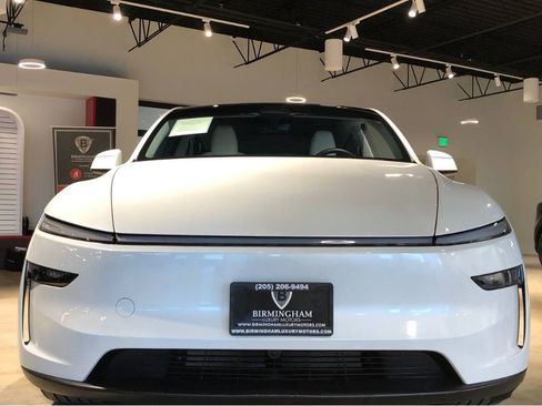 Used 2026 Tesla Model Y Long Range image 1