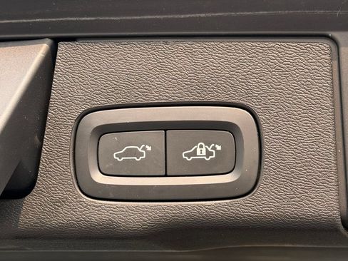 Certified 2023 Volvo XC60 T8 Core AWD/4WD image 20