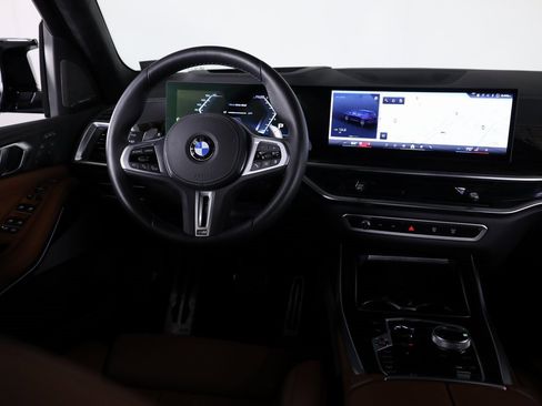 Used 2026 BMW X7 M60i image 39