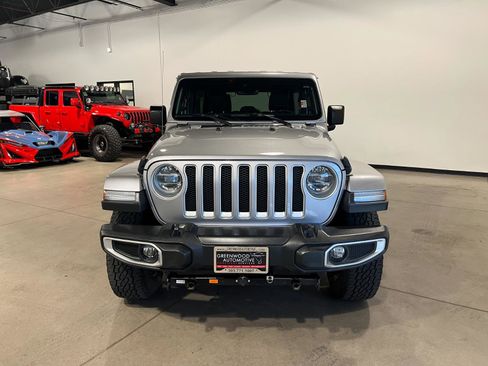 Used 2019 Jeep Wrangler Unlimited Sahara AWD/4WD image 8