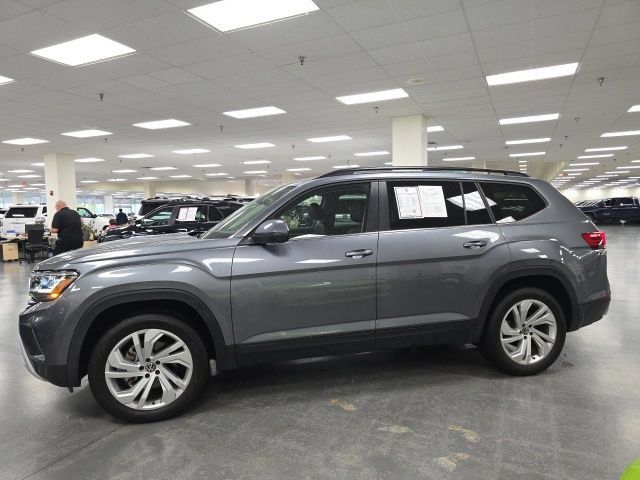 Used 2023 Volkswagen Atlas SE AWD/4WD image 3