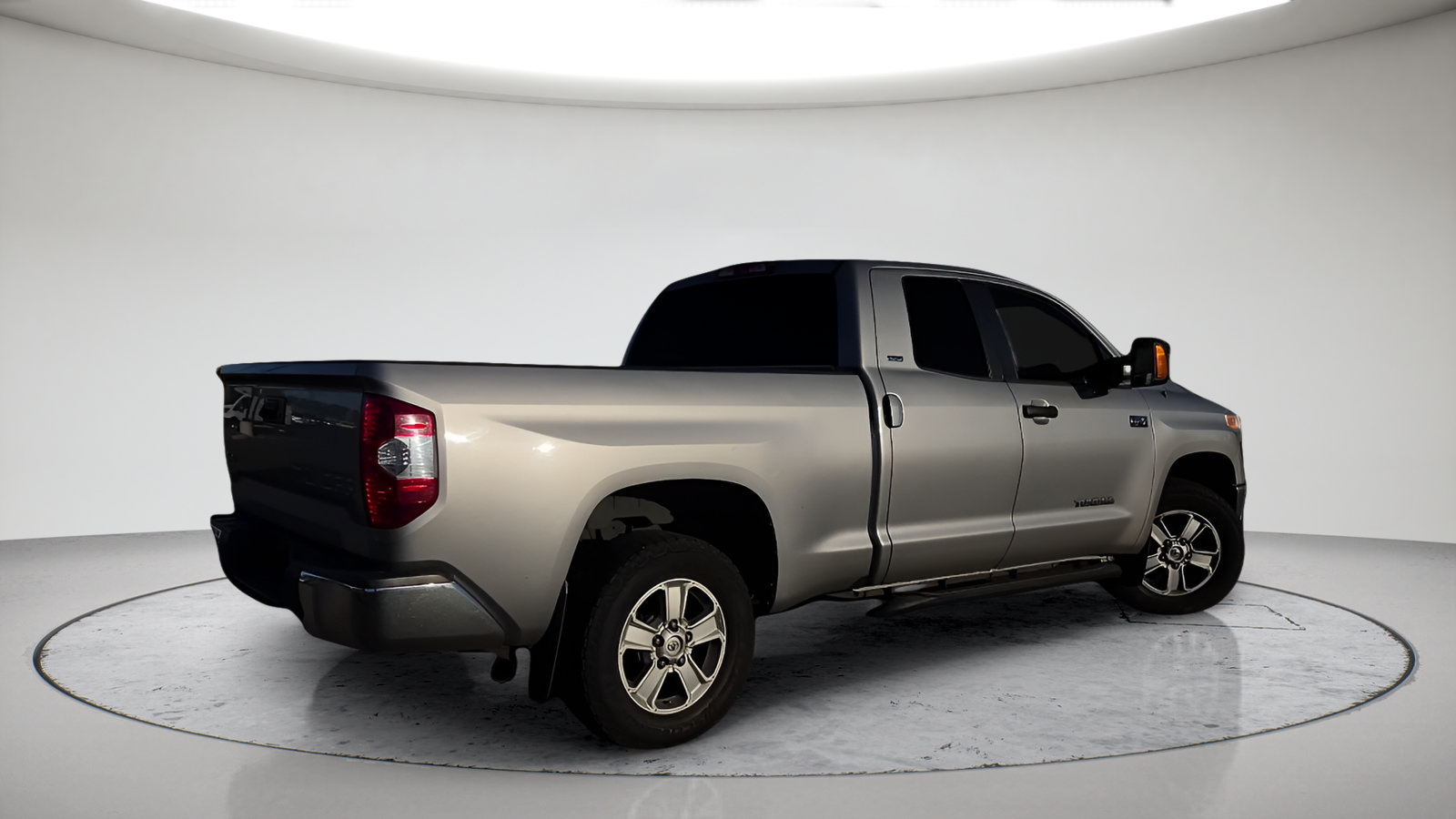 Used 2015 Toyota Tundra SR5 w/ SR5 Upgrade Package AWD/4WD image 6
