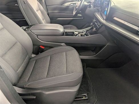 Certified 2024 Chevrolet Traverse LT image 35