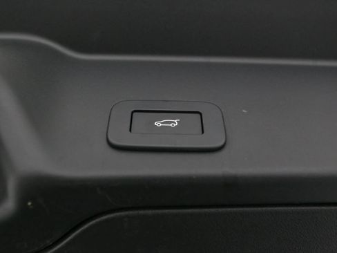 Used 2023 Land Rover Range Rover Evoque S image 14