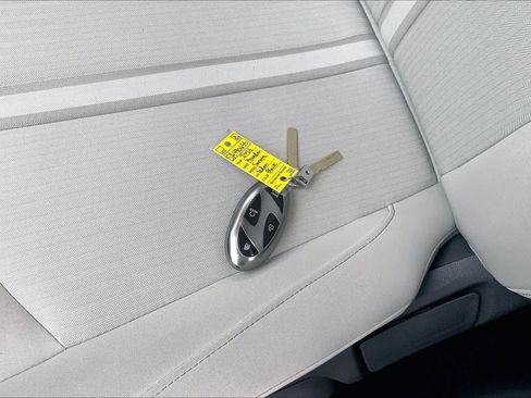 Used 2025 Hyundai Sonata SE FWD image 14