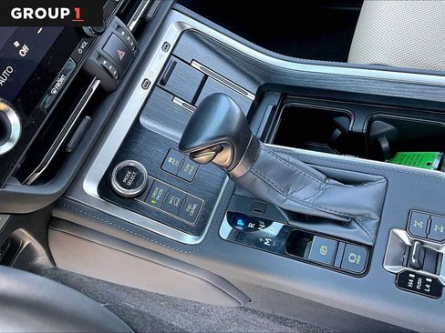 Used 2025 Lexus GX 550 AWD/4WD image 16
