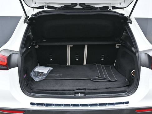 Used 2022 Mercedes-Benz GLA 250 w/ Premium Package Lite image 16