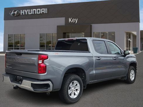 Used 2021 Chevrolet Silverado 1500 LT image 4