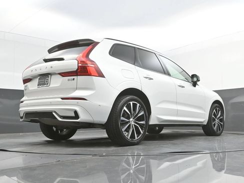 Certified 2023 Volvo XC60 B5 Plus w/ Climate Package AWD/4WD image 34