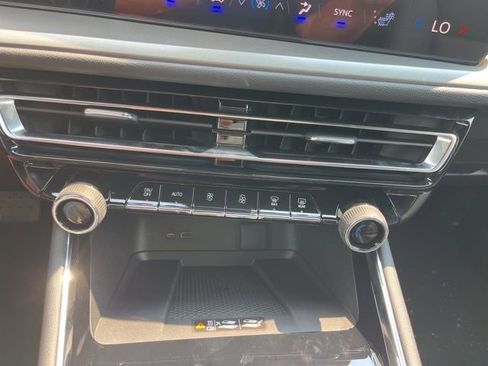 New 2026 Chevrolet Traverse LT w/ Driver Confidence Package image 36