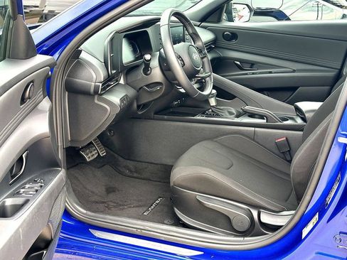 Used 2025 Hyundai Elantra Sport FWD image 13