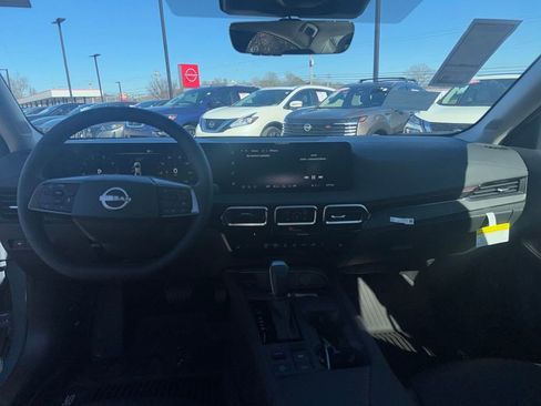 New 2026 Nissan Sentra SR w/ SR Premium Package FWD image 13