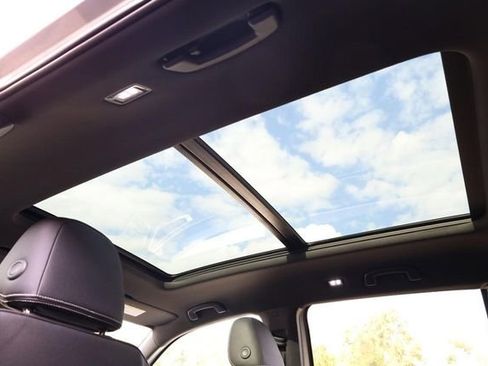 New 2026 Volkswagen Atlas Cross Sport SE image 10