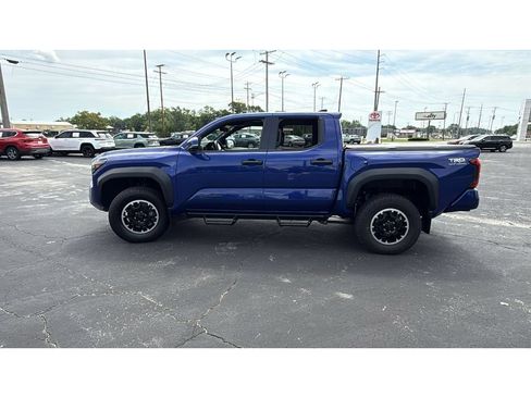 Used 2024 Toyota Tacoma TRD Off-Road w/ TRD Off Road Upgrade Package AWD/4WD image 4