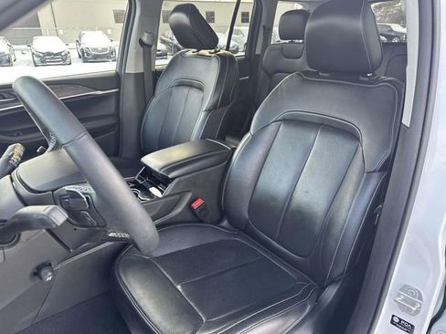 Used 2022 Jeep Grand Cherokee Limited 4xe w/ Luxury Tech Group II image 16