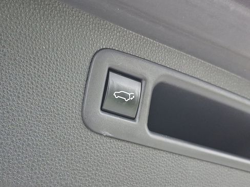 Certified 2021 Toyota Highlander XLE image 31