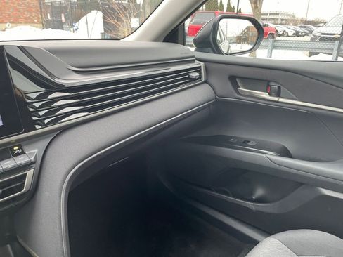 Used 2025 Toyota Camry LE image 35