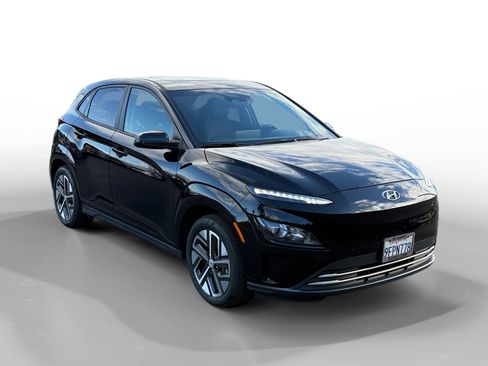 Certified 2023 Hyundai Kona SEL w/ Cargo Package image 7