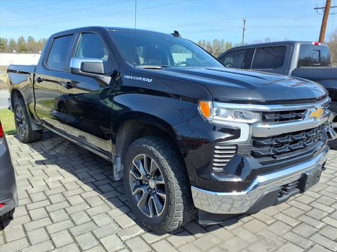 Used 2022 Chevrolet Silverado 1500 LT image 3