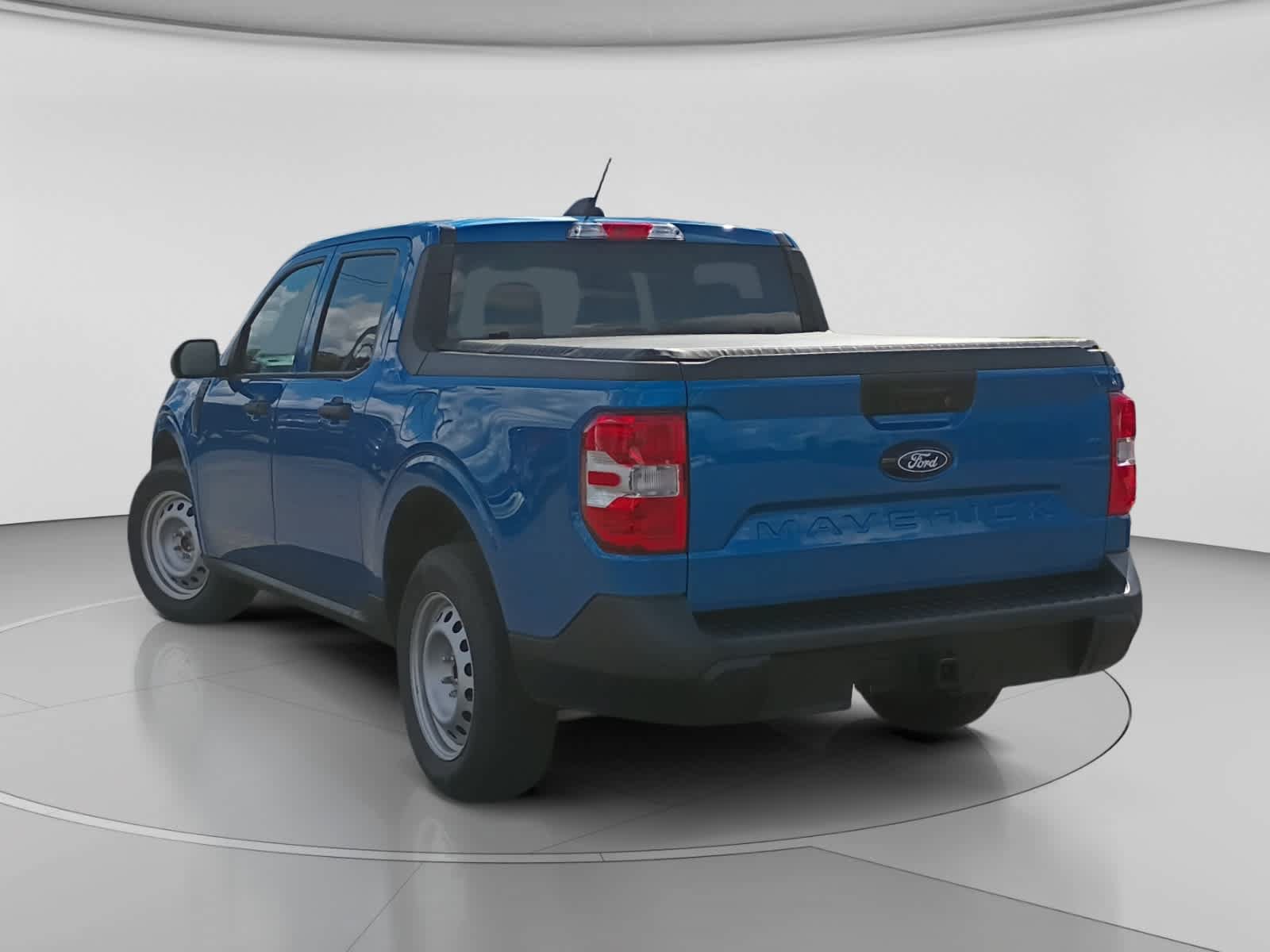 Used 2025 Ford Maverick XL w/ Equipment Group 102A AWD/4WD image 5