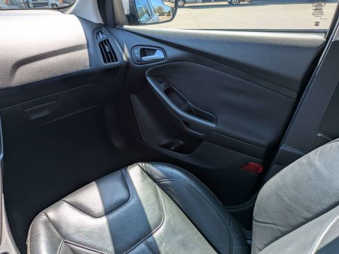 Used 2017 Ford Focus SE image 16