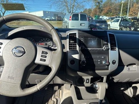 Used 2016 Nissan Frontier SV image 26