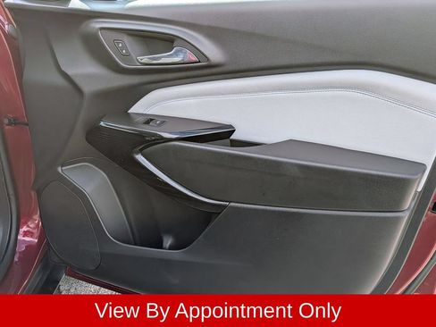 Used 2025 Chevrolet Trax LT w/ LT Convenience Package FWD image 31