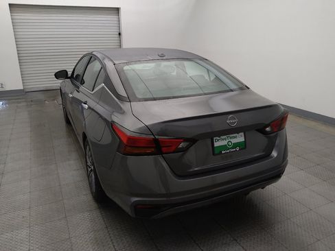 Used 2025 Nissan Altima 2.5 SV FWD image 6