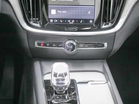 Certified 2024 Volvo V60 B5 Cross Country Ultimate image 33
