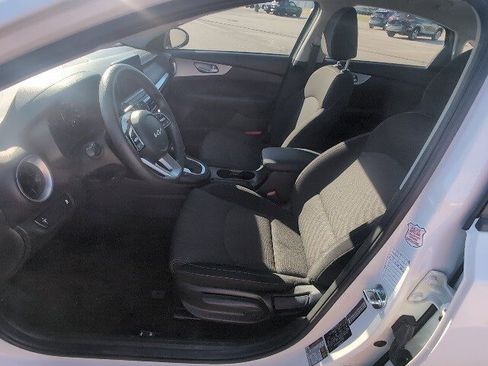 Used 2024 Kia Forte LXS image 9