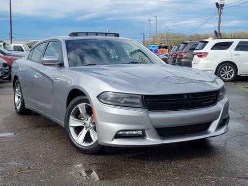 Used 2016 Dodge Charger SXT w/ Navigation & Travel Group image 4