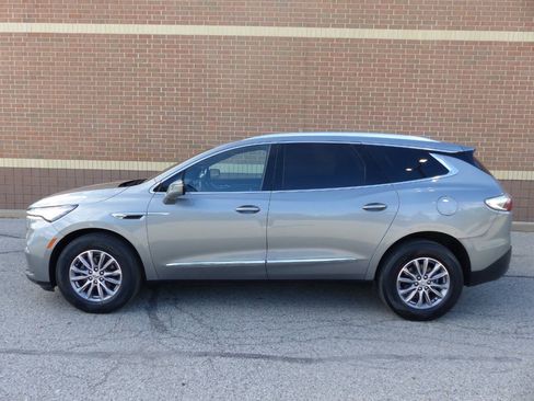 Used 2023 Buick Enclave Essence AWD/4WD image 5