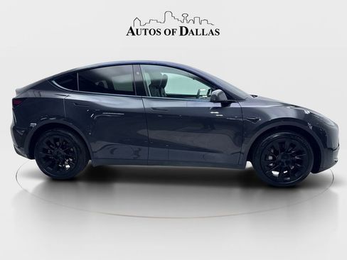 Used 2024 Tesla Model Y Long Range AWD/4WD image 10