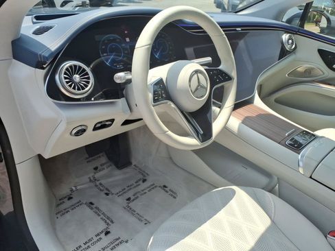 Used 2023 Mercedes-Benz EQS 580 4MATIC Sedan w/ Manufactur Interior Package image 26