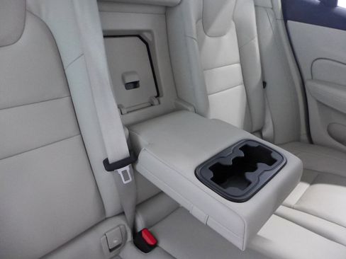 Used 2020 Volvo S60 T5 Momentum image 47