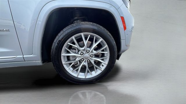 Certified 2023 Jeep Grand Cherokee L Summit AWD/4WD image 29