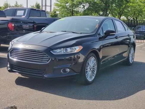 Used 2016 Ford Fusion SE w/ Equipment Group 202A AWD/4WD image 2