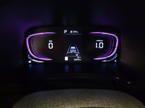 Used 2025 Kia Soul LX w/ LX Technology Package FWD image 23