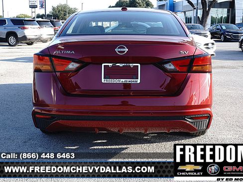 Used 2024 Nissan Altima 2.5 SV FWD image 37