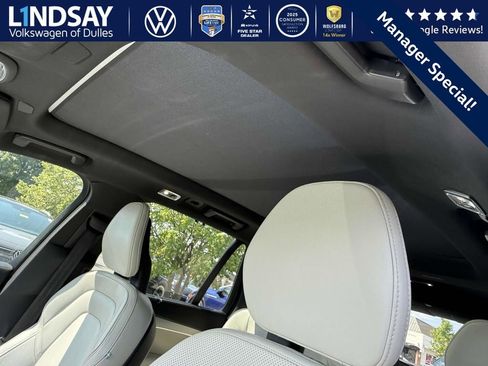 Used 2022 Volvo XC90 T8 R-Design w/ Advanced Package image 15