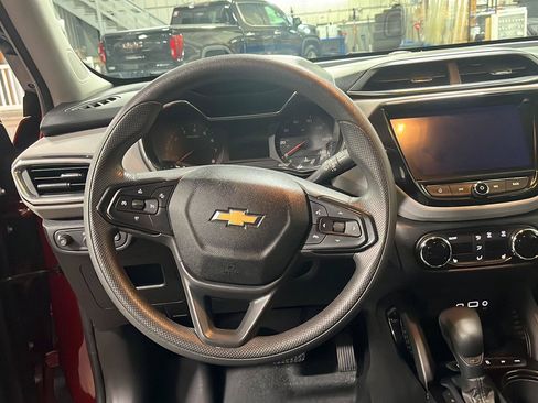 Certified 2021 Chevrolet TrailBlazer LT w/ Sun and Liftgate Package AWD/4WD image 16