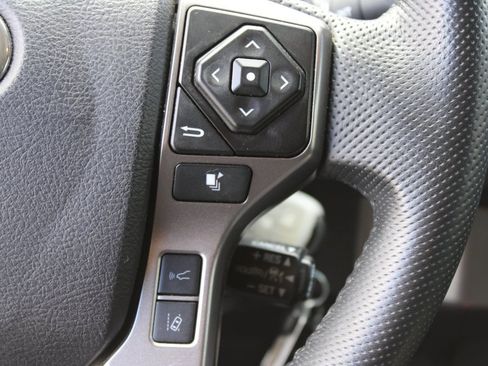 Used 2022 Toyota Tacoma SR5 w/ Trail Edition image 15