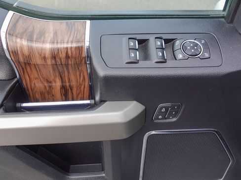 Used 2020 Ford F150 Lariat image 11