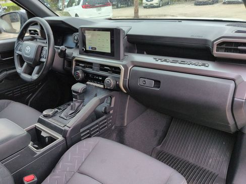 Used 2025 Toyota Tacoma TRD Sport AWD/4WD image 26
