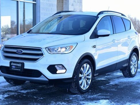 Used 2019 Ford Escape SEL image 9