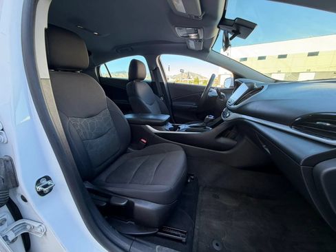Used 2017 Chevrolet Volt LT FWD image 10