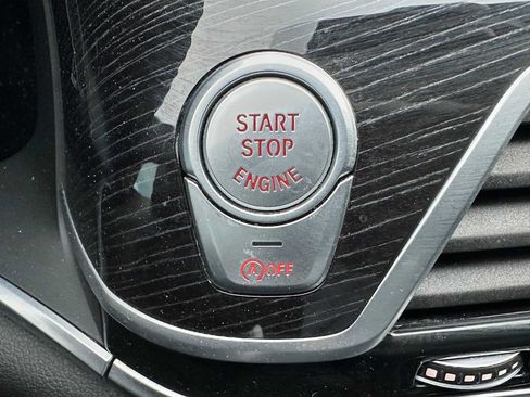 Used 2020 BMW 750i xDrive w/ M Sport Package image 36