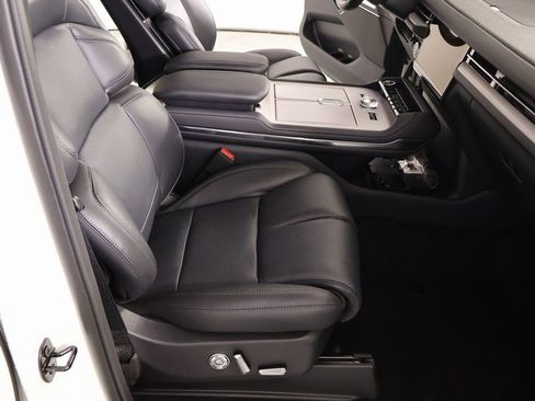 New 2025 Lincoln Navigator Reserve w/ Jet Appearance Package AWD/4WD image 14